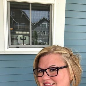 Meet your Posher, Whitney